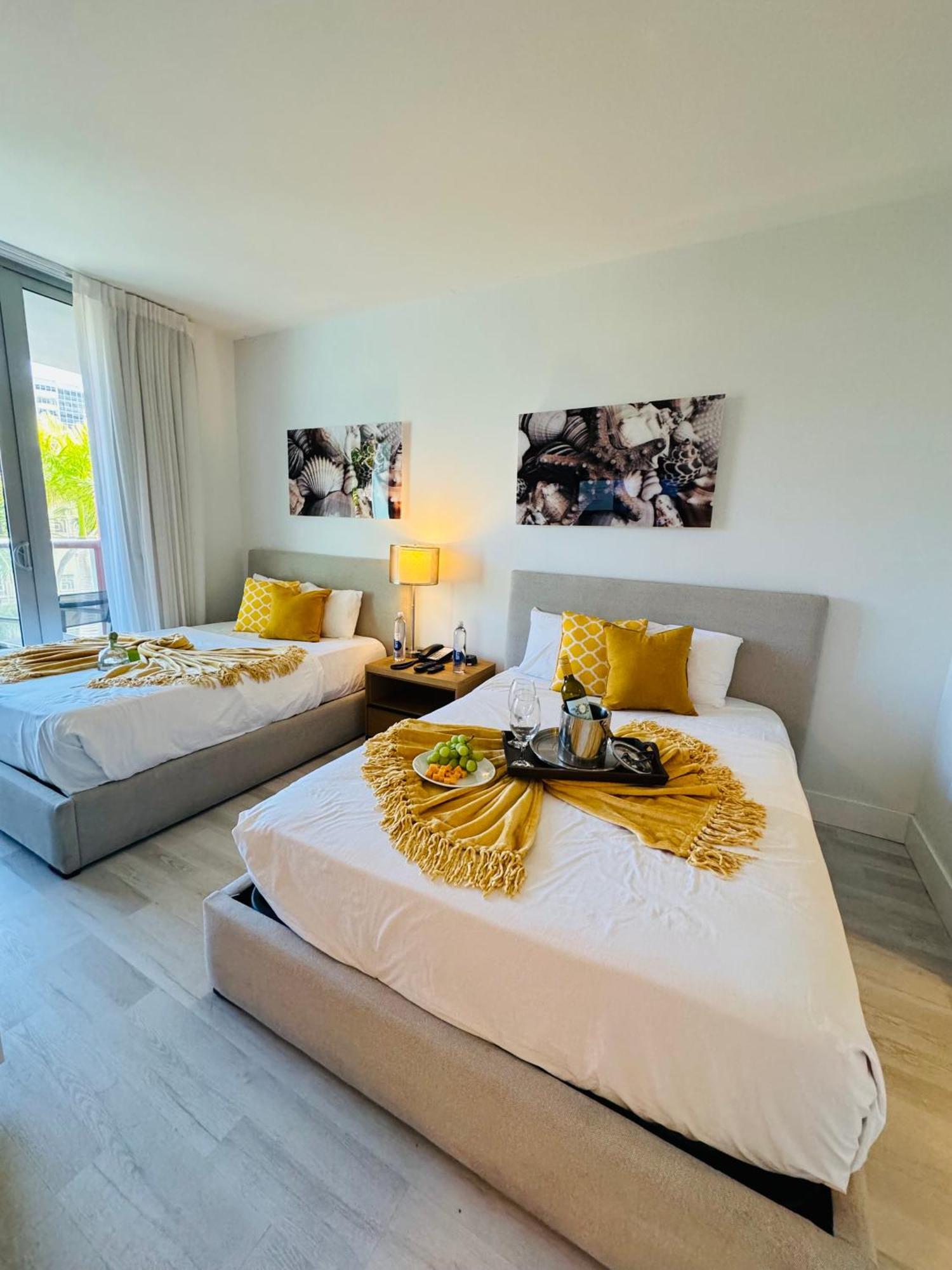 Beachwalk Resort & Condos Hallandale Beach Bagian luar foto