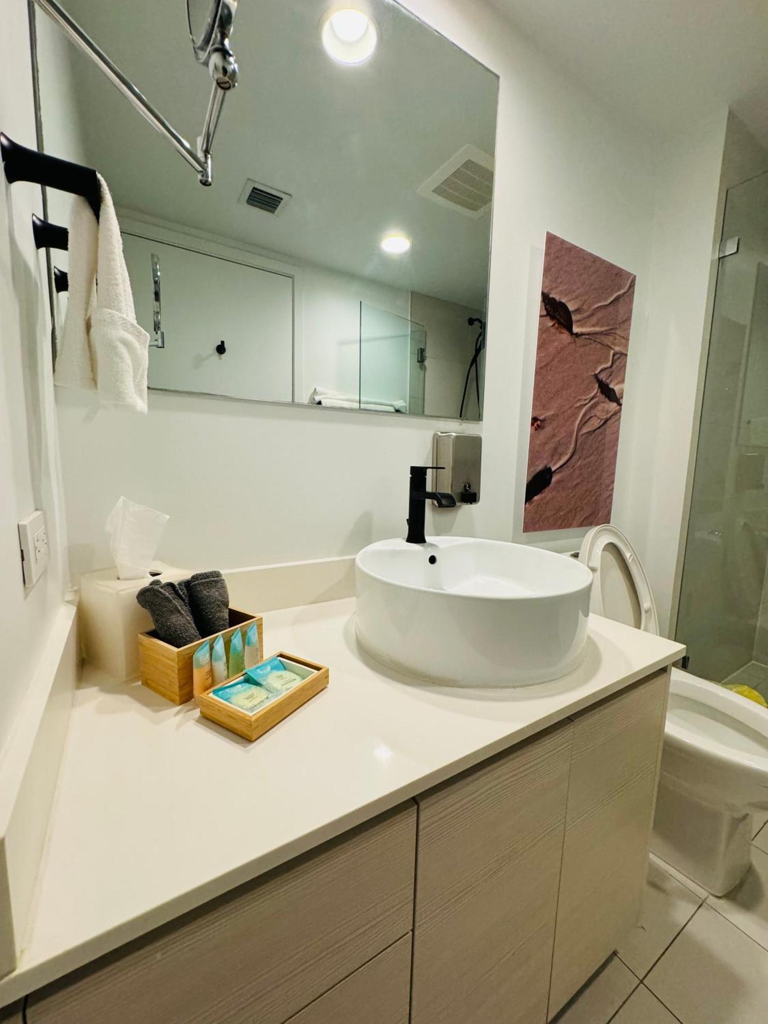Beachwalk Resort & Condos Hallandale Beach Bagian luar foto