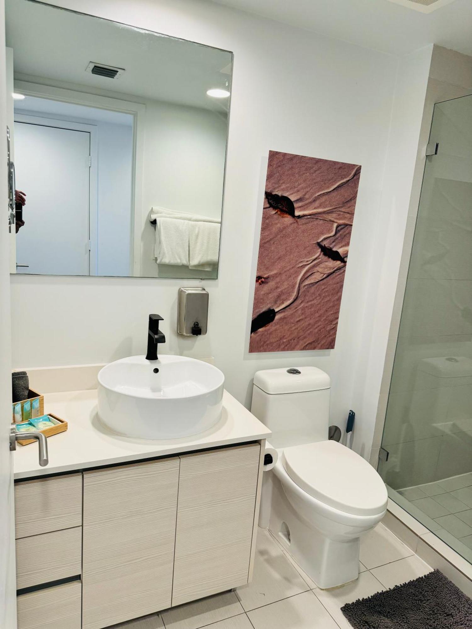 Beachwalk Resort & Condos Hallandale Beach Bagian luar foto