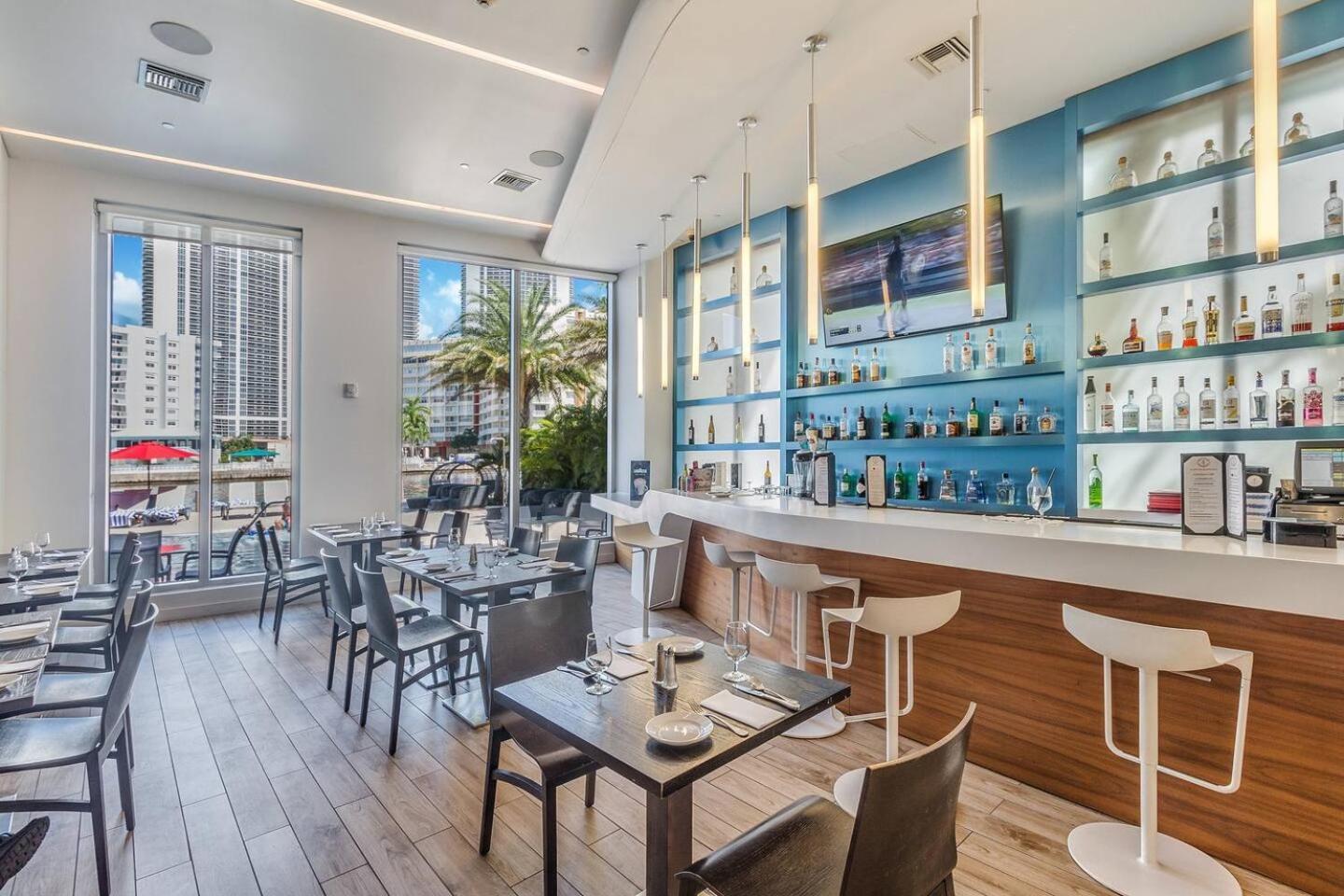 Beachwalk Resort & Condos Hallandale Beach Bagian luar foto