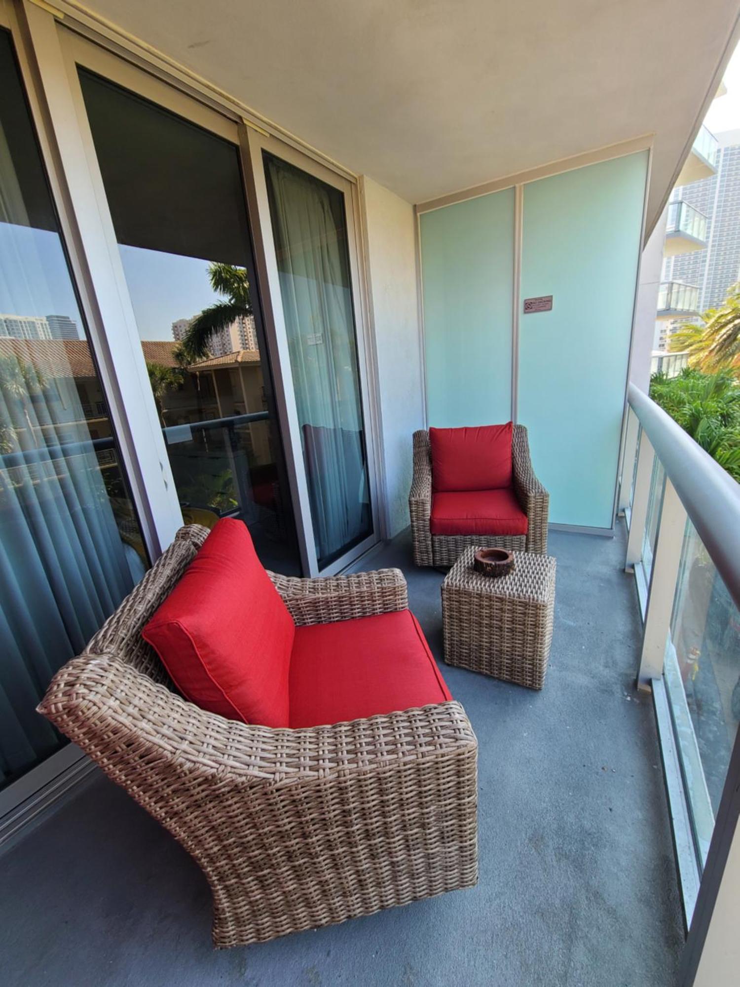 Beachwalk Resort & Condos Hallandale Beach Bagian luar foto
